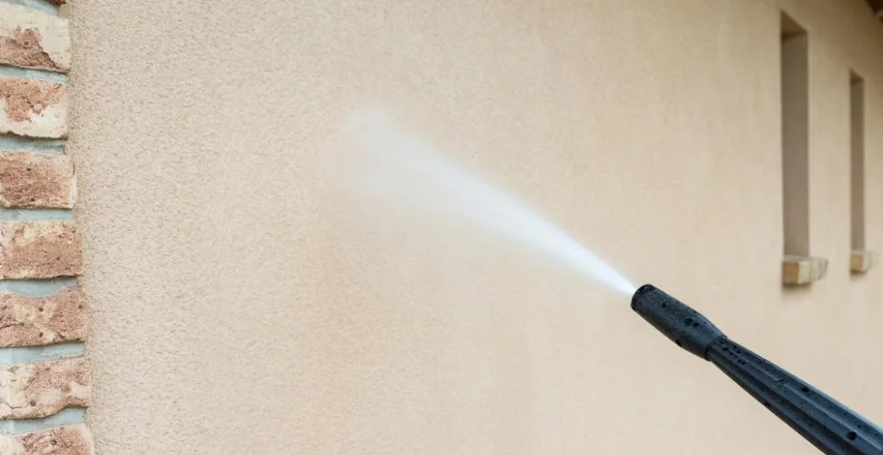 Haute pression calibrée sur brique