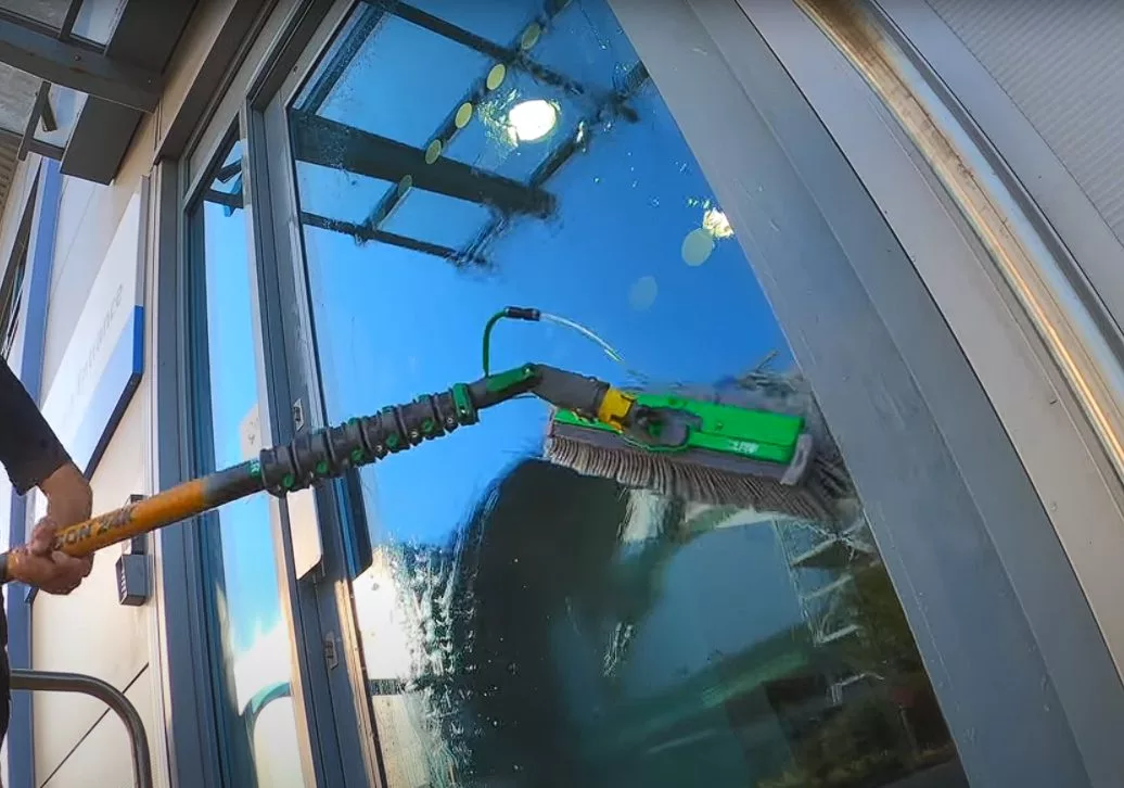 Nettoyage de vitres au Mans par ÔDOME