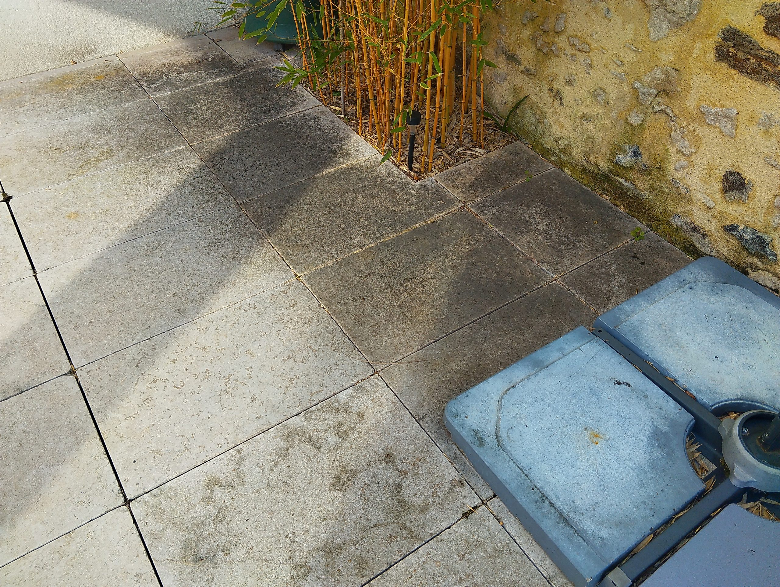 Terrasse avant nettoyage