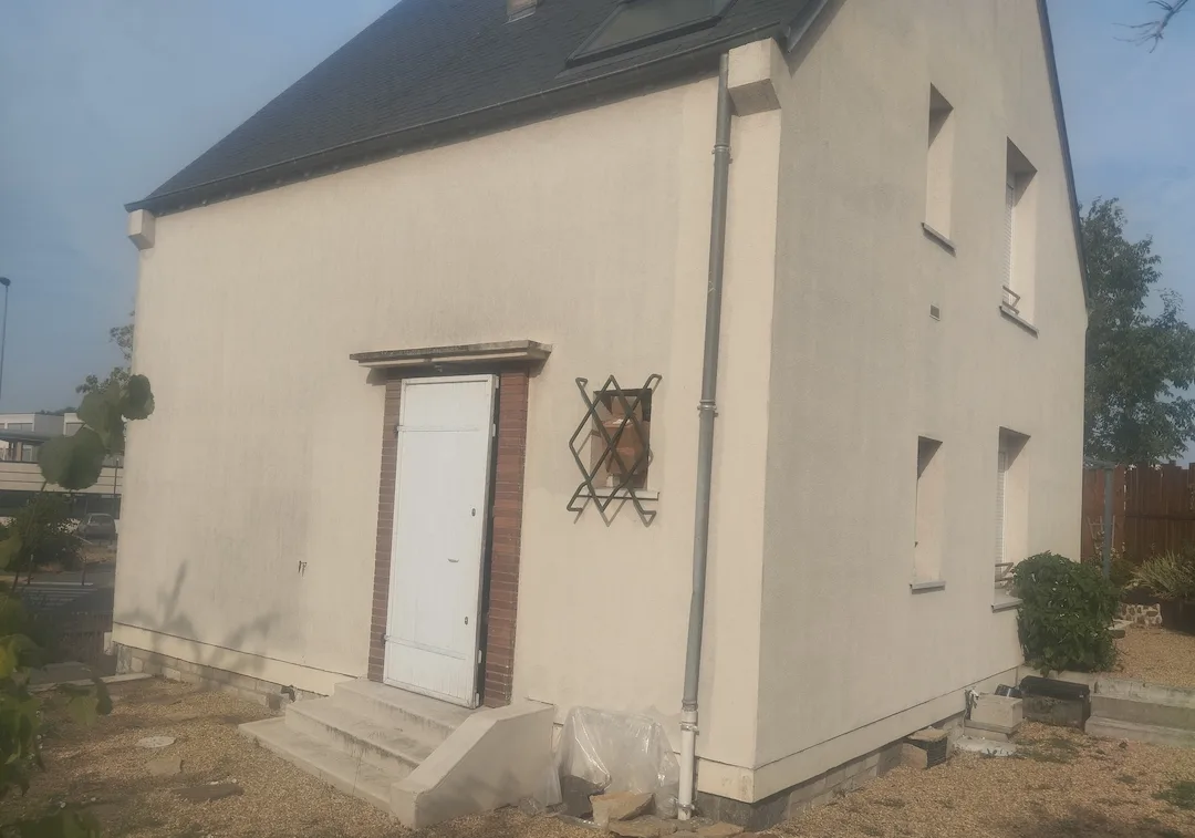 Maison au Mans avant le nettoyage et le traitement des façades