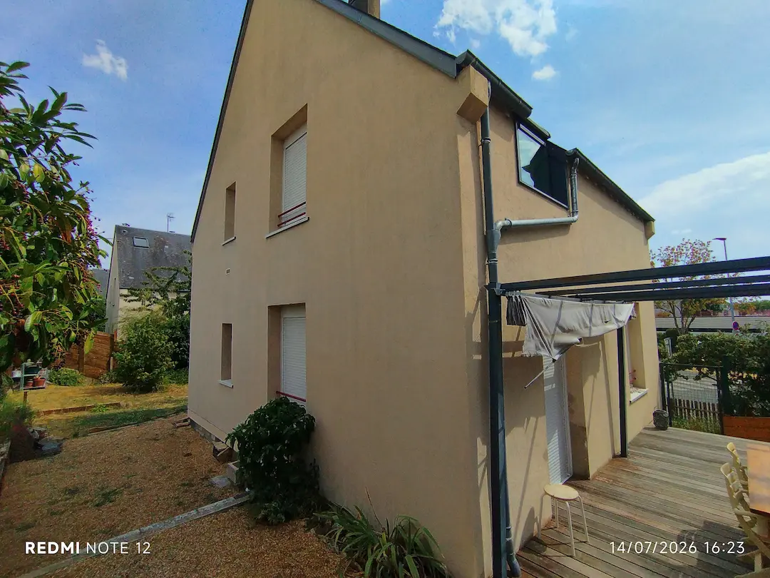 Résultat final des façades latérale gauche et arrière de la maison